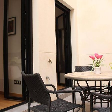 Апартаменты Downtown Jinetes Deluxe With Pool & Free Parking Малага Экстерьер фото