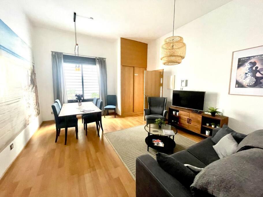 Апартаменты Downtown Jinetes Deluxe With Pool & Free Parking Малага Экстерьер фото