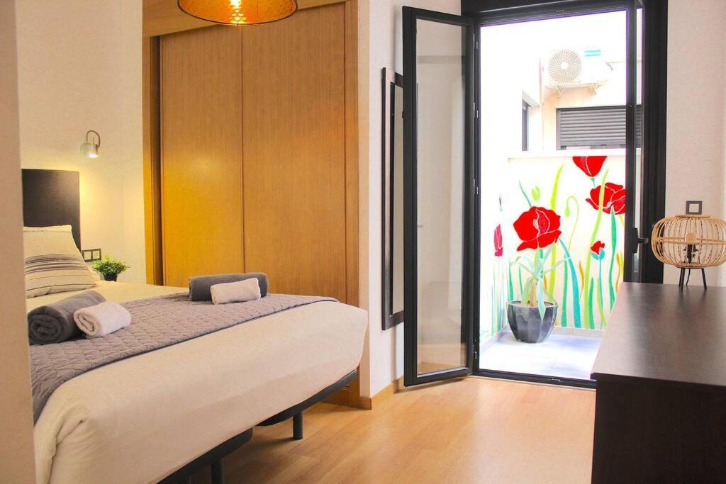 Апартаменты Downtown Jinetes Deluxe With Pool & Free Parking Малага Экстерьер фото